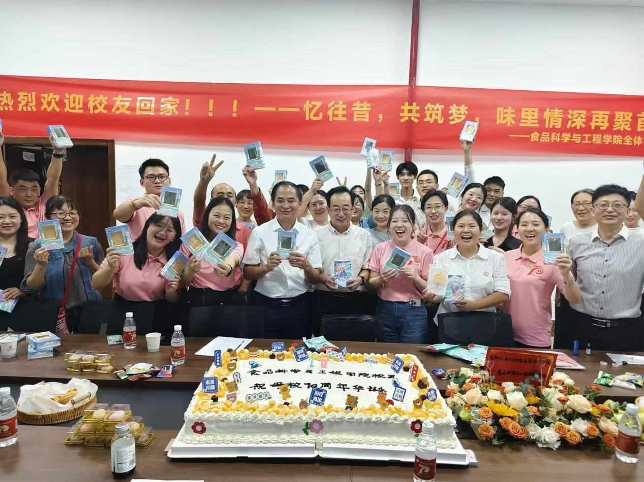 Beat365官方网站热烈欢迎校友回家!忆往昔,共同筑梦